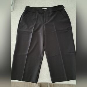 Christopher & Banks Black Cropped Pant Size 14